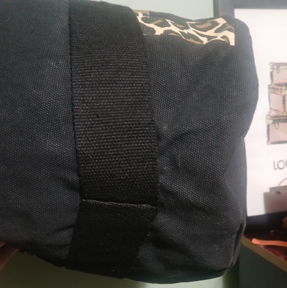 EUC Victoria's Secret Pink Duffel Large - Picture 4 of 6